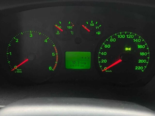 Білий Форд Транзит, об'ємом двигуна 2.2 л та пробігом 326 тис. км за 8300 $, фото 13 на Automoto.ua