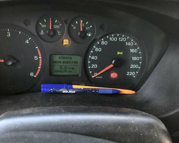 Білий Форд Транзит, об'ємом двигуна 2.4 л та пробігом 425 тис. км за 5800 $, фото 1 на Automoto.ua