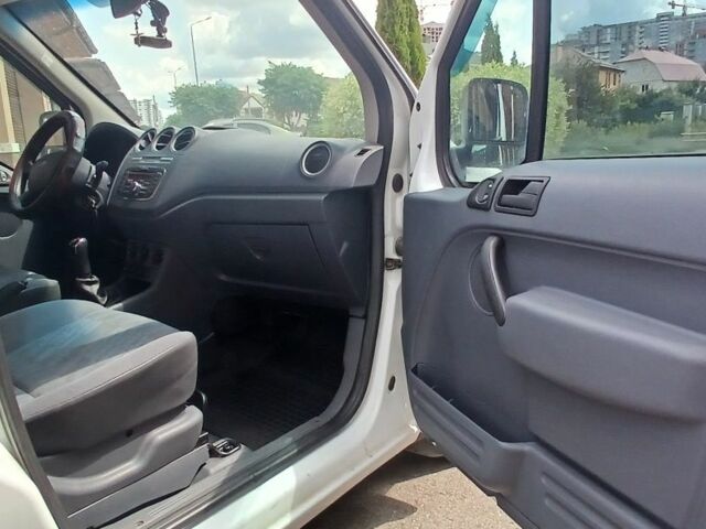 Белый Форд Транзит, объемом двигателя 1.8 л и пробегом 153 тыс. км за 5800 $, фото 9 на Automoto.ua