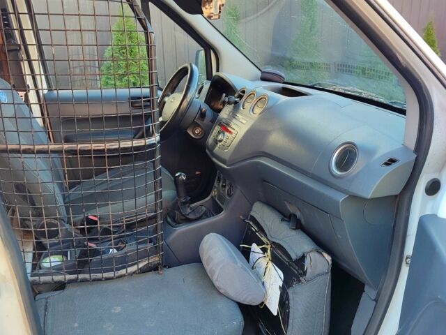 Белый Форд Транзит, объемом двигателя 1.8 л и пробегом 501 тыс. км за 5850 $, фото 7 на Automoto.ua