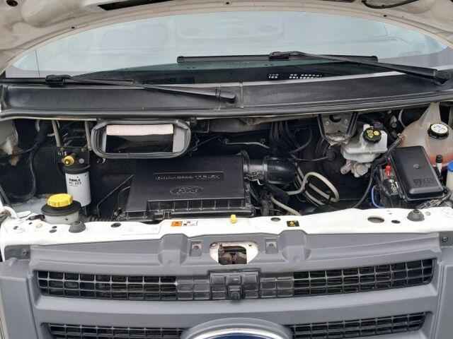 Белый Форд Транзит, объемом двигателя 2.2 л и пробегом 290 тыс. км за 8700 $, фото 7 на Automoto.ua