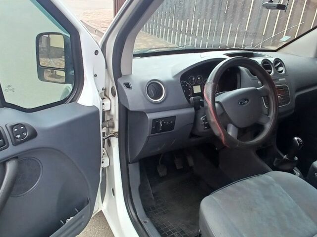 Белый Форд Транзит, объемом двигателя 1.8 л и пробегом 153 тыс. км за 5800 $, фото 5 на Automoto.ua
