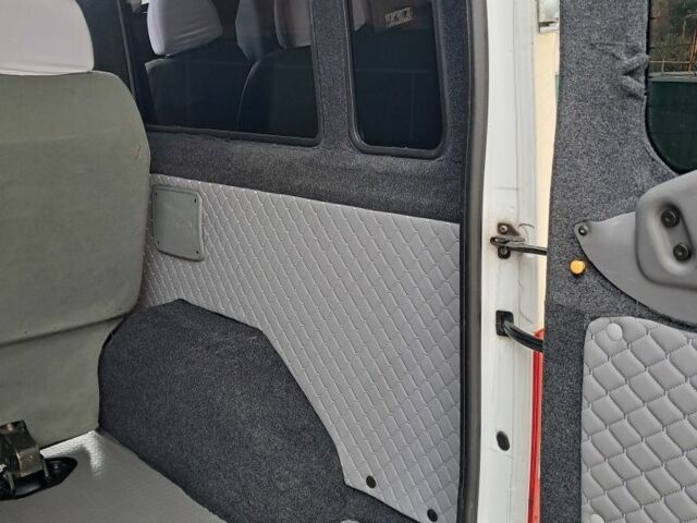 Белый Форд Транзит, объемом двигателя 2.2 л и пробегом 290 тыс. км за 8700 $, фото 6 на Automoto.ua