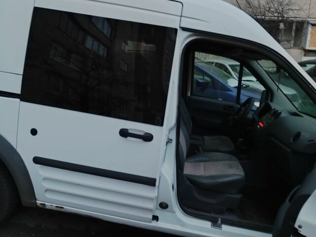 Білий Форд Транзит, об'ємом двигуна 1.8 л та пробігом 230 тис. км за 5847 $, фото 2 на Automoto.ua