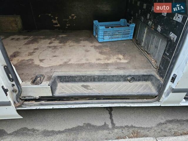 Белый Форд Транзит, объемом двигателя 2.4 л и пробегом 325 тыс. км за 7700 $, фото 5 на Automoto.ua