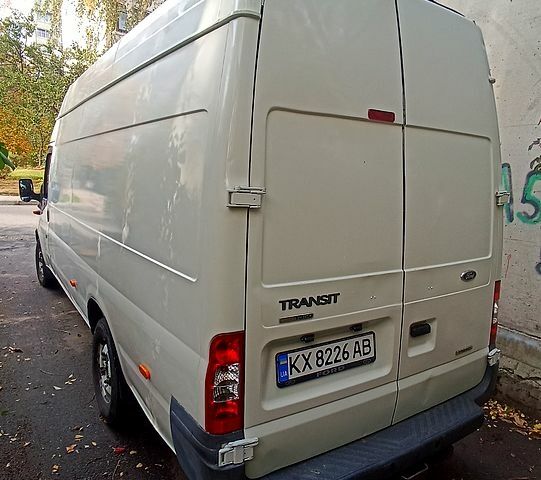 Білий Форд Транзит, об'ємом двигуна 2.4 л та пробігом 200 тис. км за 11500 $, фото 1 на Automoto.ua