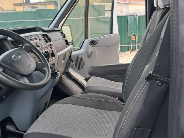 Белый Форд Транзит, объемом двигателя 2.2 л и пробегом 290 тыс. км за 8700 $, фото 2 на Automoto.ua