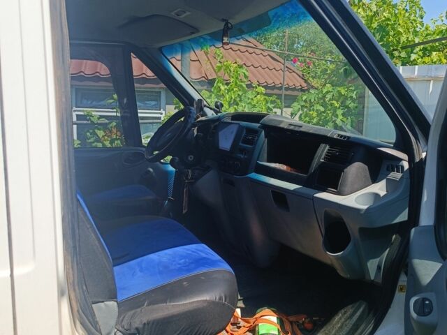 Белый Форд Транзит, объемом двигателя 2.2 л и пробегом 380 тыс. км за 3500 $, фото 3 на Automoto.ua