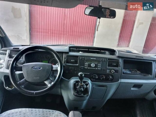 Білий Форд Транзит, об'ємом двигуна 2.2 л та пробігом 252 тис. км за 7700 $, фото 4 на Automoto.ua