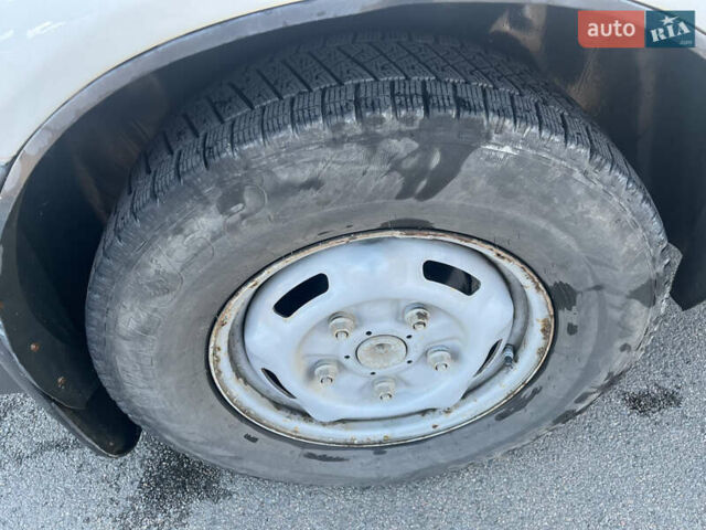 Белый Форд Транзит, объемом двигателя 2.2 л и пробегом 307 тыс. км за 8200 $, фото 30 на Automoto.ua