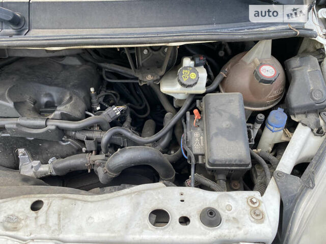 Белый Форд Транзит, объемом двигателя 2.2 л и пробегом 307 тыс. км за 8200 $, фото 8 на Automoto.ua