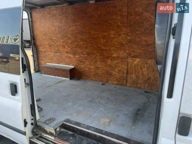 Белый Форд Транзит, объемом двигателя 2.2 л и пробегом 307 тыс. км за 8200 $, фото 19 на Automoto.ua