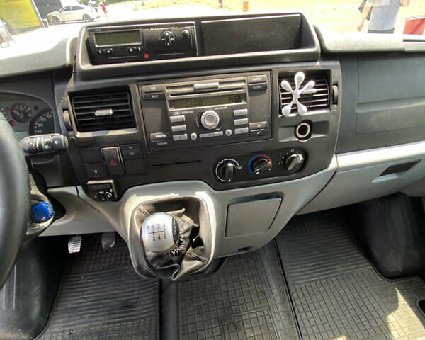 Білий Форд Транзит, об'ємом двигуна 2.2 л та пробігом 290 тис. км за 8900 $, фото 8 на Automoto.ua