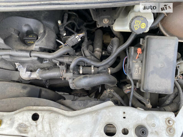 Белый Форд Транзит, объемом двигателя 2.2 л и пробегом 307 тыс. км за 8200 $, фото 6 на Automoto.ua