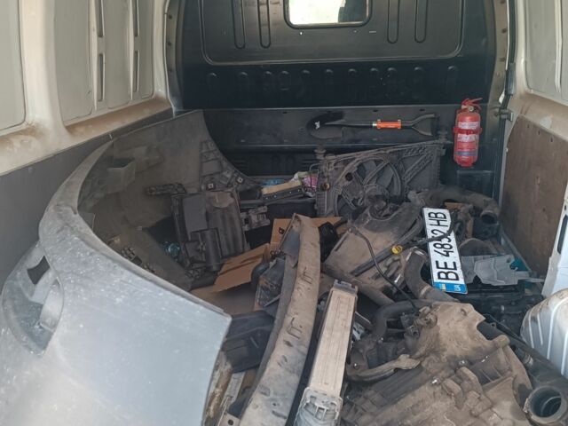 Белый Форд Транзит, объемом двигателя 2.2 л и пробегом 380 тыс. км за 3500 $, фото 7 на Automoto.ua