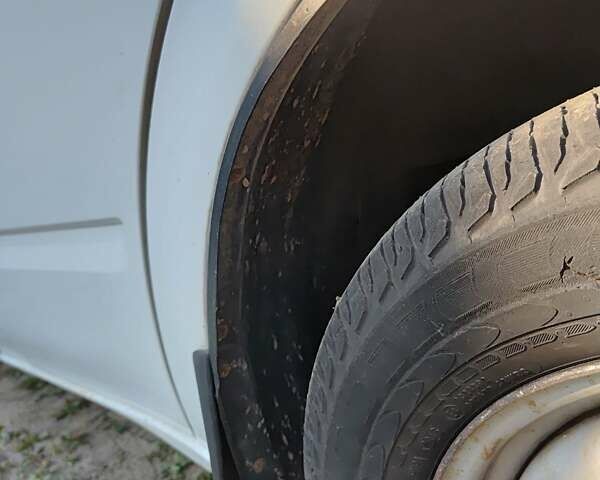 Білий Форд Транзит, об'ємом двигуна 2.2 л та пробігом 303 тис. км за 7000 $, фото 6 на Automoto.ua