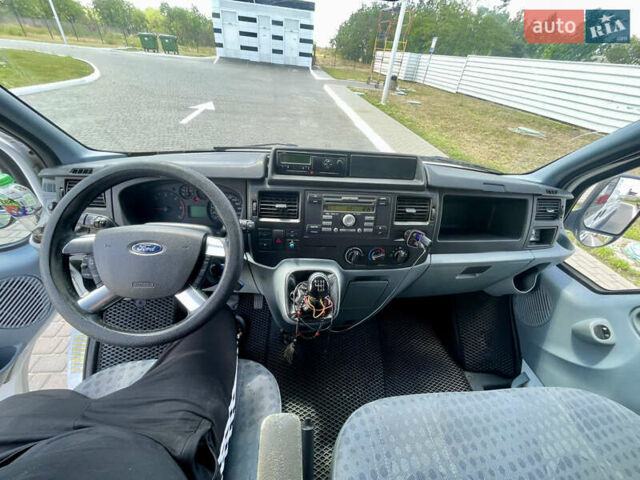 Белый Форд Транзит, объемом двигателя 2.2 л и пробегом 100 тыс. км за 12000 $, фото 10 на Automoto.ua