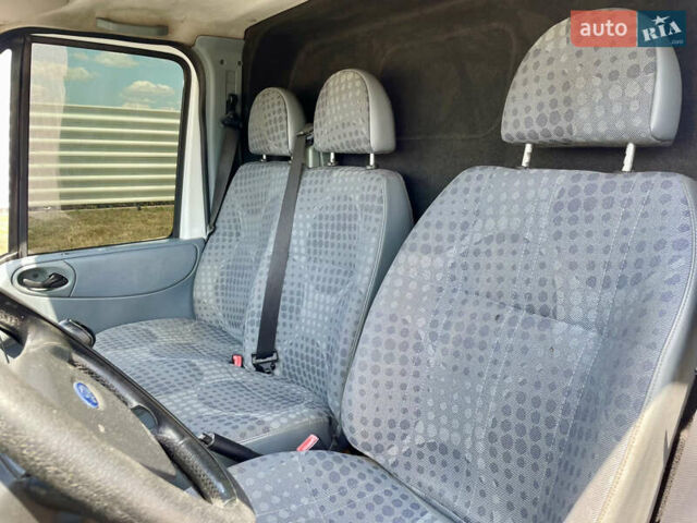 Білий Форд Транзит, об'ємом двигуна 2.2 л та пробігом 300 тис. км за 12000 $, фото 11 на Automoto.ua