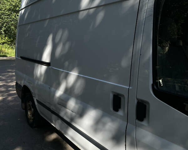 Белый Форд Транзит, объемом двигателя 2.2 л и пробегом 228 тыс. км за 8500 $, фото 4 на Automoto.ua