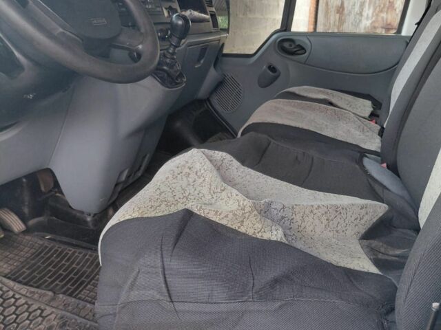 Белый Форд Транзит, объемом двигателя 2.2 л и пробегом 260 тыс. км за 11063 $, фото 4 на Automoto.ua