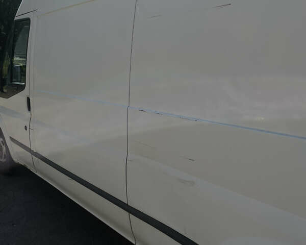 Белый Форд Транзит, объемом двигателя 2.2 л и пробегом 228 тыс. км за 8500 $, фото 6 на Automoto.ua