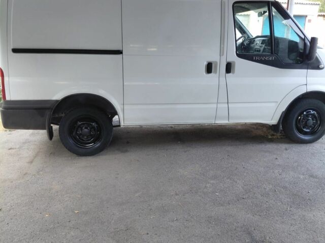 Белый Форд Транзит, объемом двигателя 2.2 л и пробегом 260 тыс. км за 11063 $, фото 2 на Automoto.ua