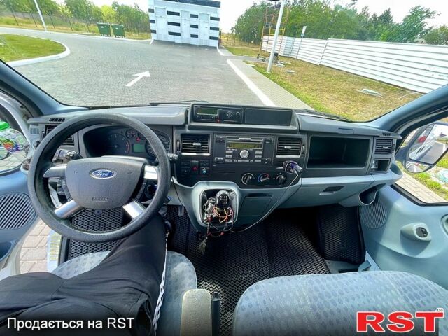 Форд Транзит 2013 в Николаеве на Automoto.ua Белый Форд Транзит, объемом двигателя 2.2 л и пробегом 300 тыс. км за 12000 $, фото 6 на Automoto.ua