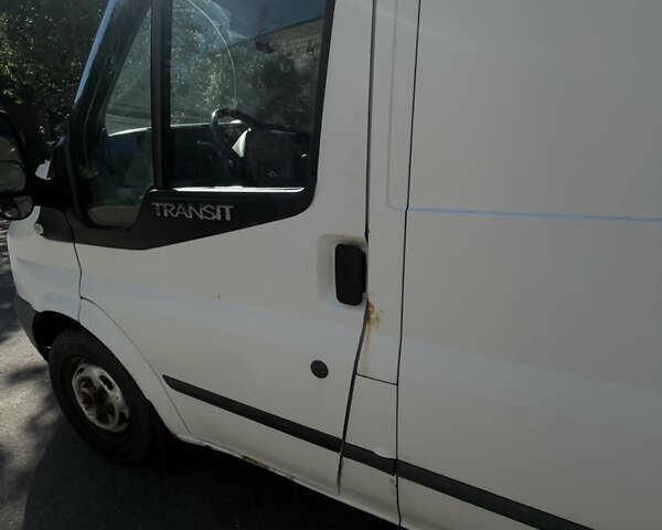 Белый Форд Транзит, объемом двигателя 2.2 л и пробегом 228 тыс. км за 8500 $, фото 2 на Automoto.ua