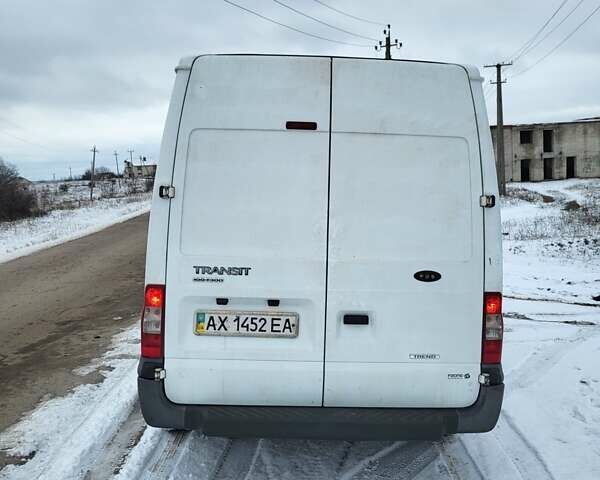 Белый Форд Транзит, объемом двигателя 2.2 л и пробегом 340 тыс. км за 10500 $, фото 1 на Automoto.ua