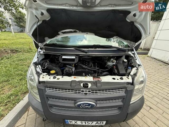 Белый Форд Транзит, объемом двигателя 2.2 л и пробегом 460 тыс. км за 12800 $, фото 9 на Automoto.ua