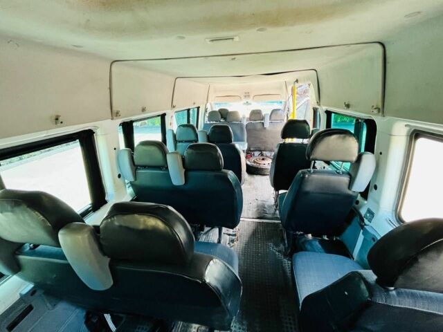 Белый Форд Транзит, объемом двигателя 2.2 л и пробегом 300 тыс. км за 9999 $, фото 19 на Automoto.ua