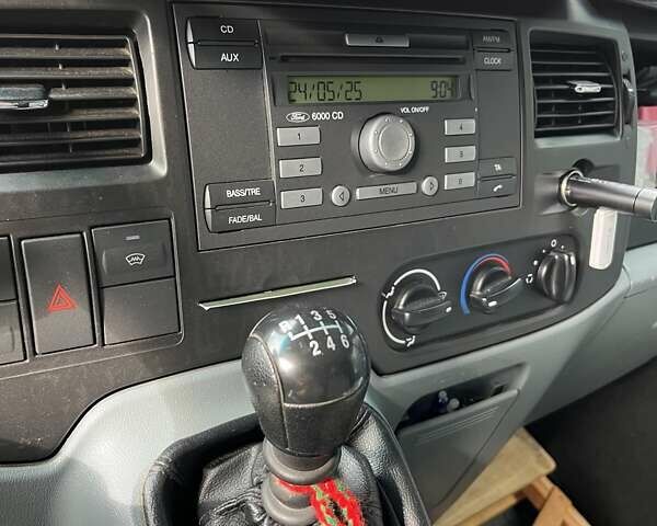 Білий Форд Транзит, об'ємом двигуна 2.2 л та пробігом 362 тис. км за 13850 $, фото 13 на Automoto.ua