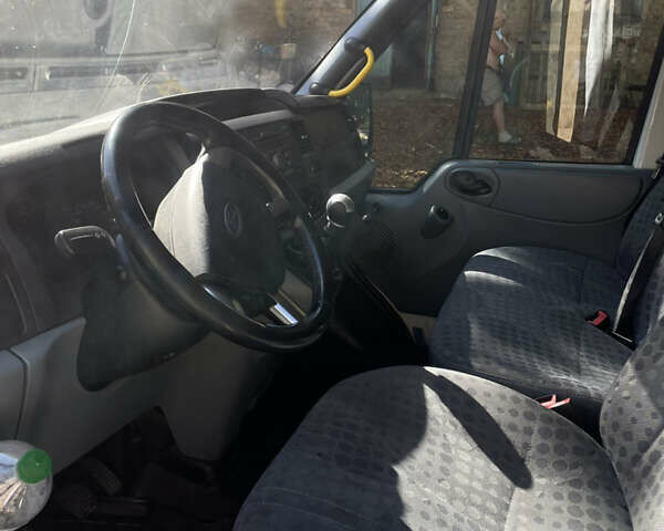 Белый Форд Транзит, объемом двигателя 2.2 л и пробегом 228 тыс. км за 8500 $, фото 8 на Automoto.ua