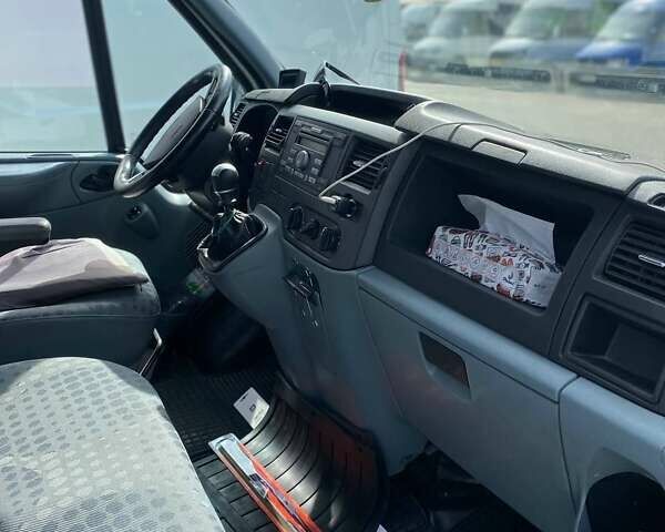 Белый Форд Транзит, объемом двигателя 2.2 л и пробегом 320 тыс. км за 13700 $, фото 6 на Automoto.ua