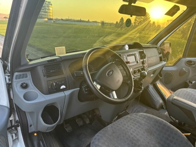 Белый Форд Транзит, объемом двигателя 2.2 л и пробегом 1000 тыс. км за 12000 $, фото 7 на Automoto.ua