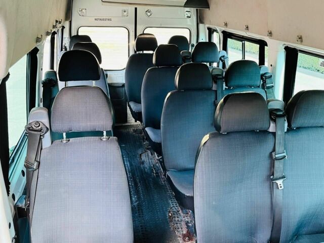 Белый Форд Транзит, объемом двигателя 2.2 л и пробегом 300 тыс. км за 9999 $, фото 18 на Automoto.ua