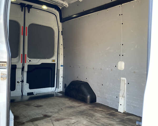 Белый Форд Транзит, объемом двигателя 2.2 л и пробегом 326 тыс. км за 12999 $, фото 11 на Automoto.ua