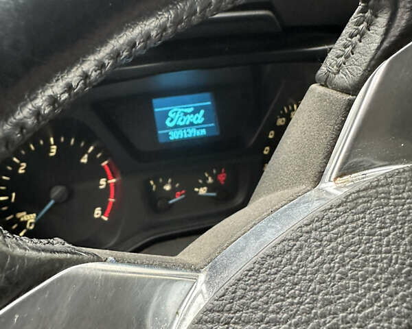 Белый Форд Транзит, объемом двигателя 2.2 л и пробегом 300 тыс. км за 13500 $, фото 10 на Automoto.ua