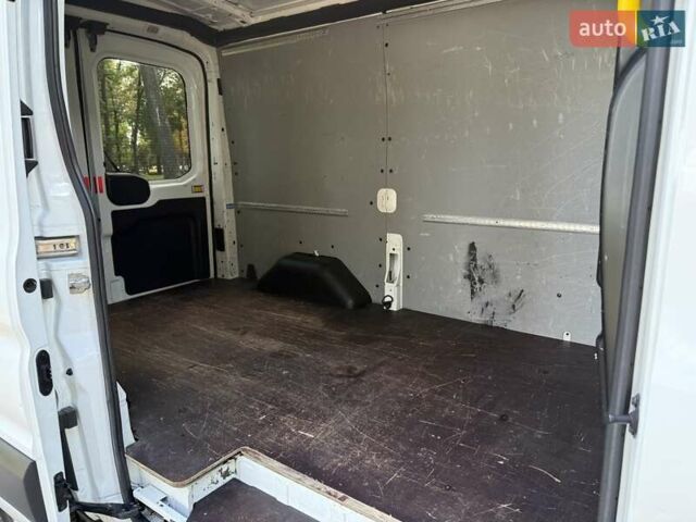 Білий Форд Транзит, об'ємом двигуна 2.2 л та пробігом 268 тис. км за 11350 $, фото 18 на Automoto.ua