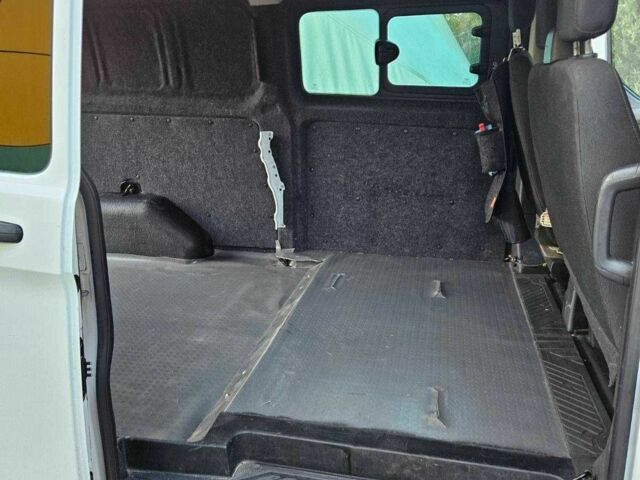 Белый Форд Транзит, объемом двигателя 2.2 л и пробегом 230 тыс. км за 14200 $, фото 10 на Automoto.ua