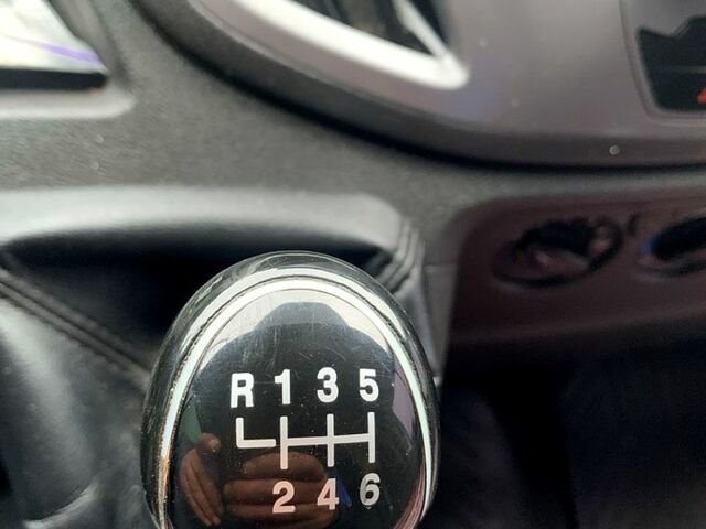 Белый Форд Транзит, объемом двигателя 2.2 л и пробегом 281 тыс. км за 12500 $, фото 6 на Automoto.ua