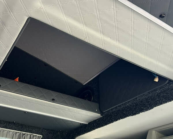 Белый Форд Транзит, объемом двигателя 2.2 л и пробегом 466 тыс. км за 12500 $, фото 39 на Automoto.ua