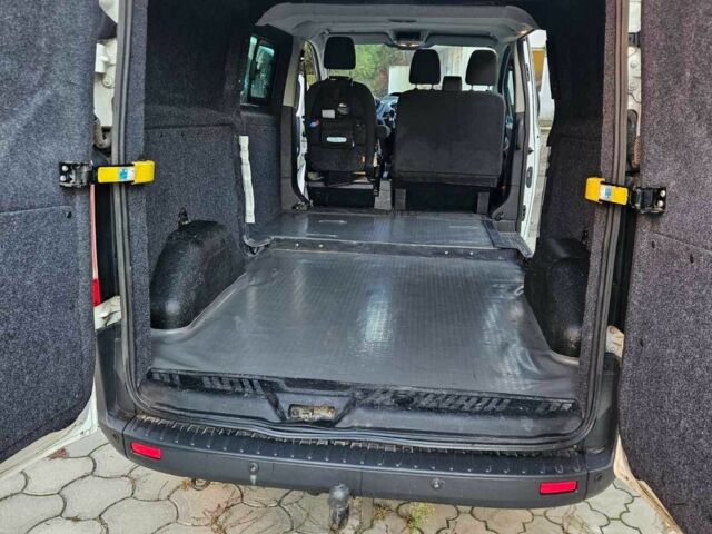 Белый Форд Транзит, объемом двигателя 2.2 л и пробегом 230 тыс. км за 14200 $, фото 9 на Automoto.ua