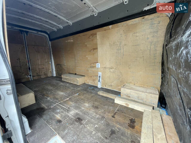 Белый Форд Транзит, объемом двигателя 2.2 л и пробегом 327 тыс. км за 18000 $, фото 18 на Automoto.ua