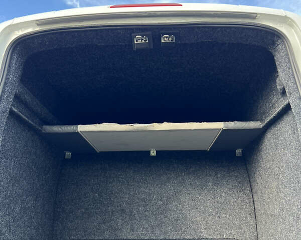 Белый Форд Транзит, объемом двигателя 2.2 л и пробегом 466 тыс. км за 12500 $, фото 44 на Automoto.ua