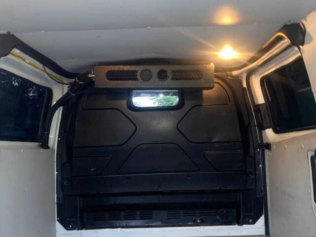 Білий Форд Транзит, об'ємом двигуна 2.2 л та пробігом 2 тис. км за 12000 $, фото 10 на Automoto.ua