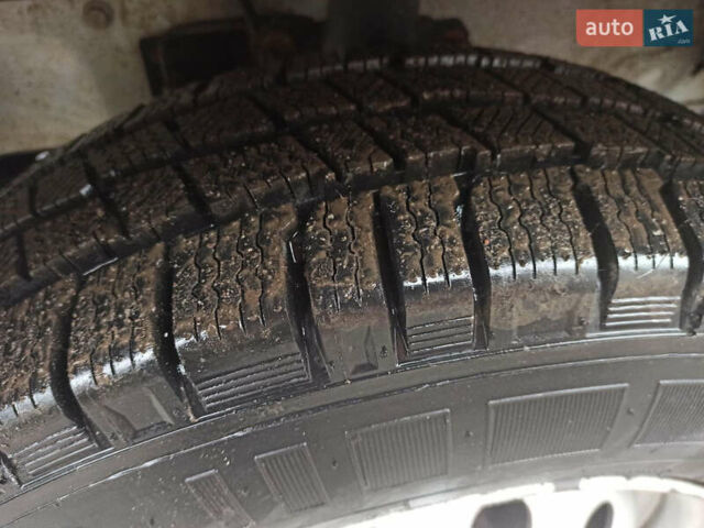 Білий Форд Транзит, об'ємом двигуна 2 л та пробігом 200 тис. км за 16700 $, фото 11 на Automoto.ua