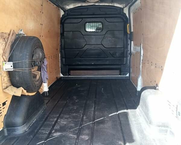 Белый Форд Транзит, объемом двигателя 2 л и пробегом 218 тыс. км за 15600 $, фото 7 на Automoto.ua