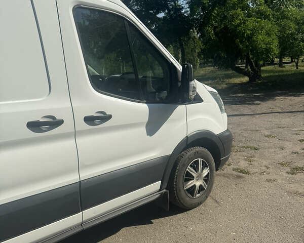 Белый Форд Транзит, объемом двигателя 2.2 л и пробегом 235 тыс. км за 13599 $, фото 55 на Automoto.ua