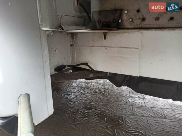 Білий Форд Транзит, об'ємом двигуна 2 л та пробігом 200 тис. км за 16700 $, фото 14 на Automoto.ua